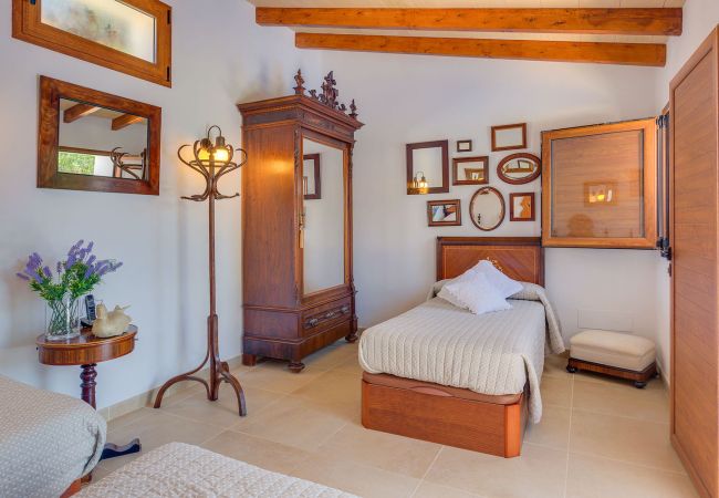 VILLA CAN SION Schlafzimmer