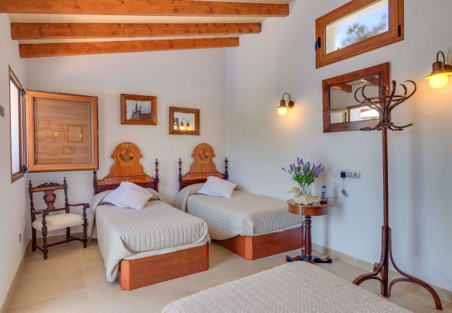 VILLA CAN SION Schlafzimmer
