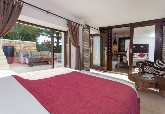 Villa in Santa Eulalia del Río - VILLA CAN RIBES - IBIZA LUXURY by Priority Villa in Santa Eulalia del Río - VILLA CAN RIBES - IBIZA LUXURY by Priority