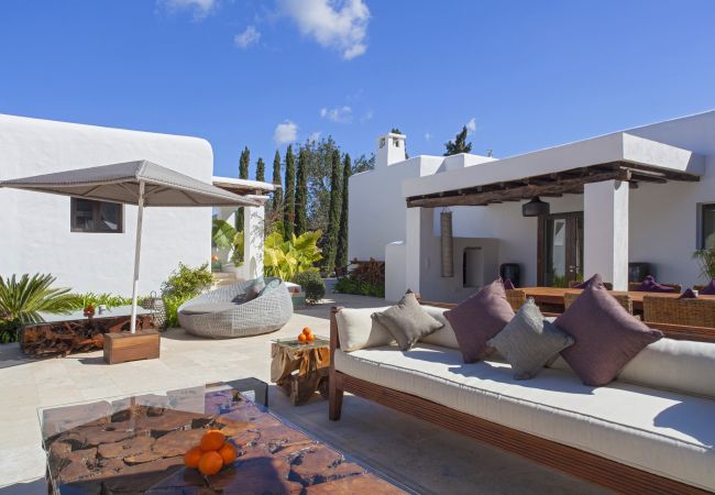 Villa in Santa Eulalia del Río - VILLA CAN RIBES - IBIZA LUXURY by Priority Villa in Santa Eulalia del Río - VILLA CAN RIBES - IBIZA LUXURY by Priority