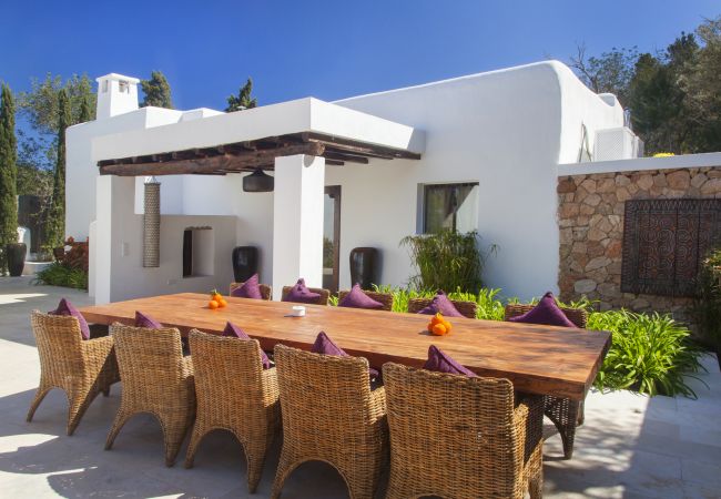Villa in Santa Eulalia del Río - VILLA CAN RIBES - IBIZA LUXURY by Priority Villa in Santa Eulalia del Río - VILLA CAN RIBES - IBIZA LUXURY by Priority