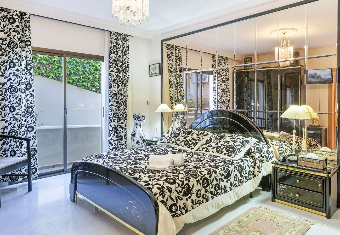 VILLA MARIA PORTALS NOUS By Priority Schlafzimmer