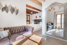 Schlafzimmer und Wohnzimmer, Ferienwohnung Palma Mallorca