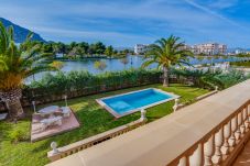 Schwimmbad See Ferienwohnung Alcudia Mallorca mieten