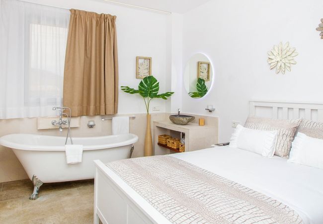 Zimmer Badewanne Villa Luxury Palma