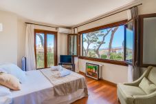 Schlafzimmer Ferienvilla Cala Estancia Mallorca Meerblick