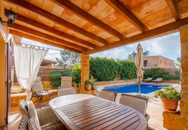 Terraza piscina Villa alquiler vacaciones Portals Mallorca