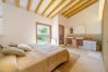 Dormitorio aseo jardín villa alquiler vacaciones Mallorca