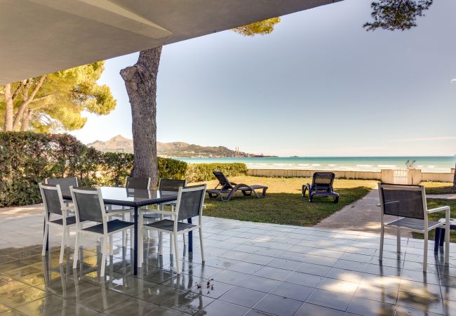 Terraza playa villa alquiler vacaciones Alcudia Mallorca