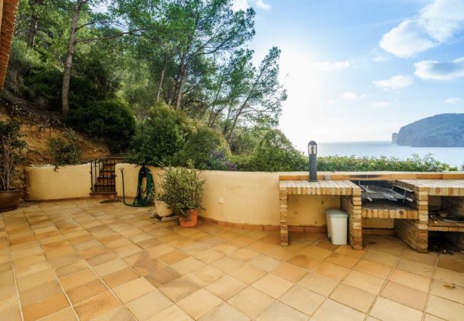 Barbacoa Villa alquiler vacacional Mallorca piscina