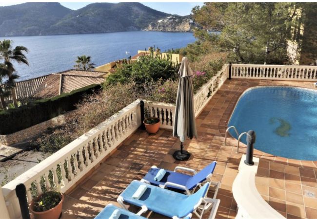 Villa Mallorca alquiler piscina vistas mar 