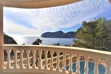 Villa Mallorca alquiler piscina vistas mar 