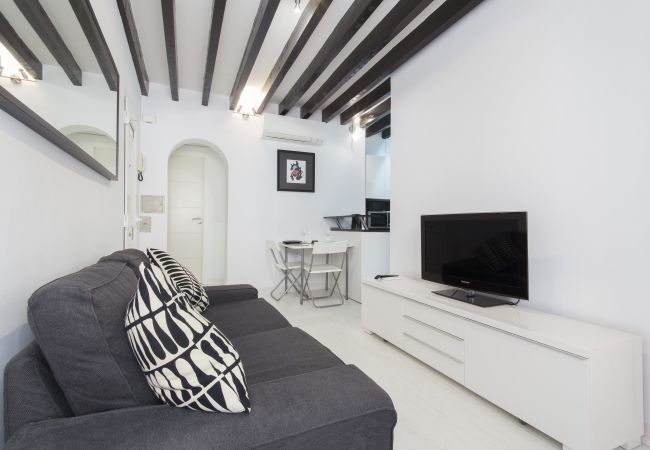 Apartment in Palma de Mallorca - BLACK&WHITE APARTMENT Apartment in Palma de Mallorca - BLACK&WHITE APARTMENT