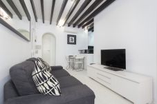 Apartment in Palma de Mallorca - BLACK&WHITE APARTMENT