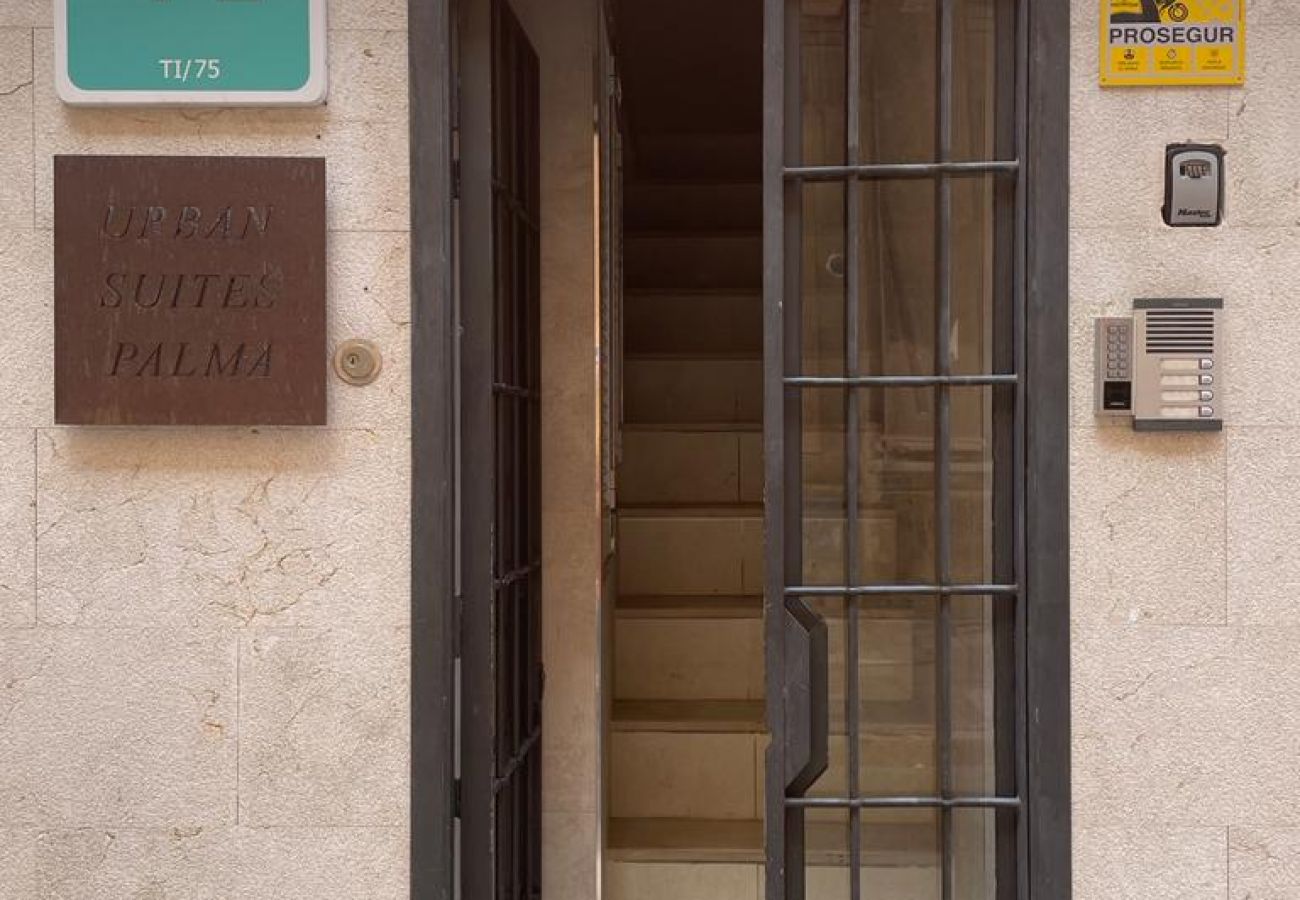 Entrance of the Urban Palma Suites holiday apartments Entrance of the Urban Palma holiday apartments