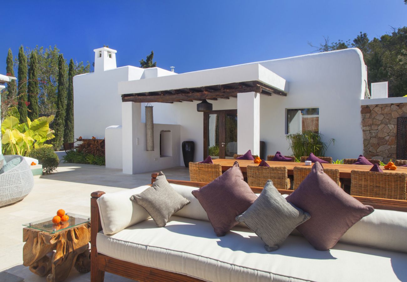 Villa in Santa Eulalia des Riu - VILLA CAN RIBES - IBIZA LUXURY by Priority Villa in Santa Eulalia des Riu - VILLA CAN RIBES - IBIZA LUXURY by Priority