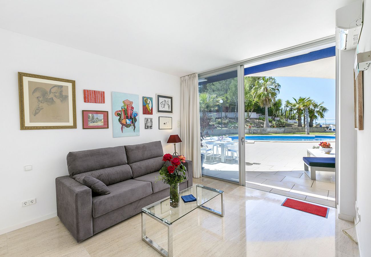Villa Bay Blue by Priority Terrace