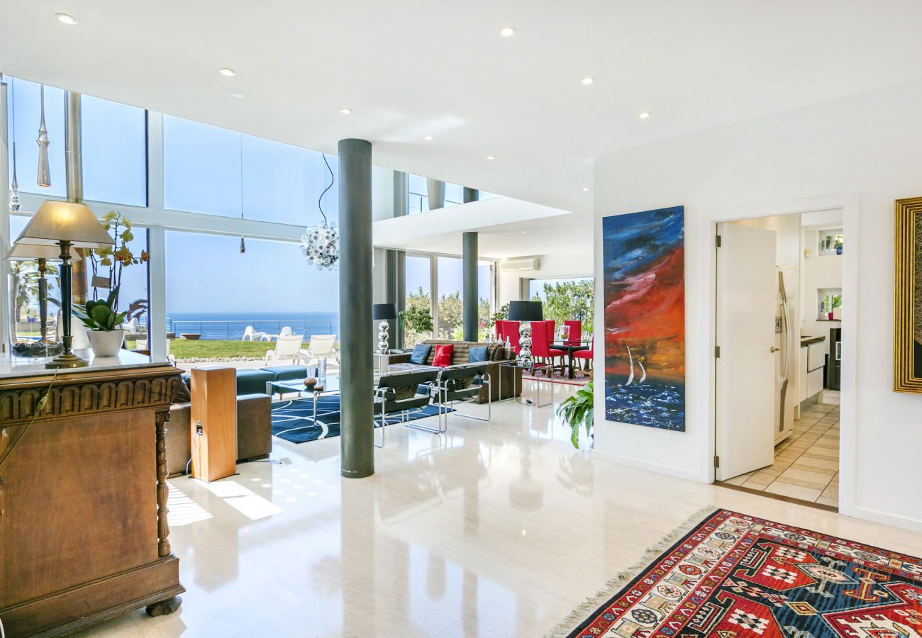 Villa Bay Blue by Priority Others