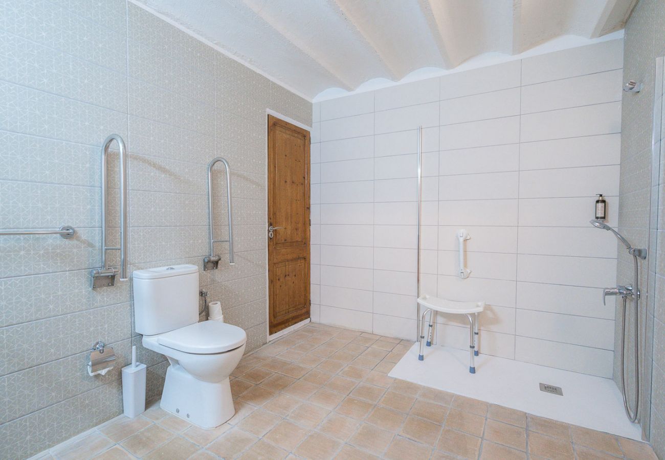 Vintage 1 apartment's bathroom holiday rental Palma Bathroom Apartment Vintage 1 holiday Palma