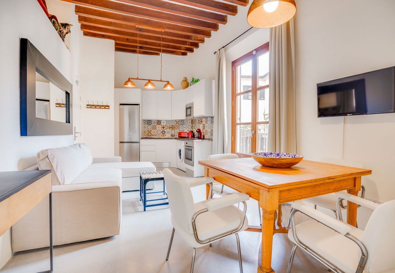Bright holiday apartment with all the comforts Bright comfy holiday apartment in Palma Mallorca
