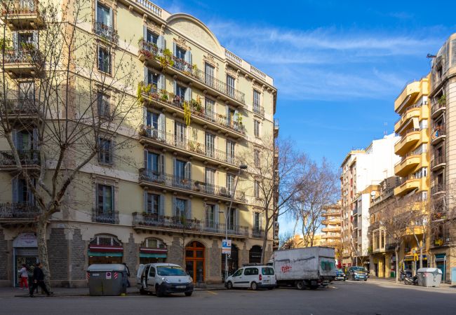Apartment in Barcelona - MODERNIST FAMILY BARCELONA APARTMENT