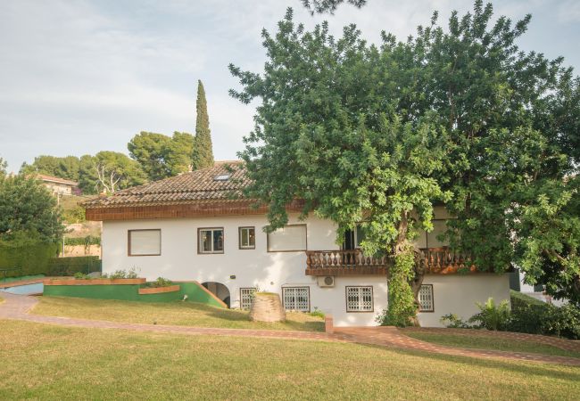 Villa in Calafell - R1 - CASA CON PISCINA, PISTA DE TENIS, JARDIN, BAS