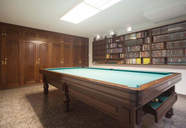 Villa in Calafell - R1 - CASA CON PISCINA, PISTA DE TENIS, JARDIN, BAS