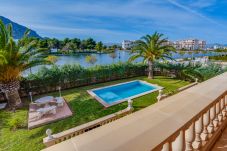 Lake pool villa holiday rental Alcudia Mallorca