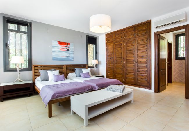 Villa in Miami Playa - TH06-Villa Cristal