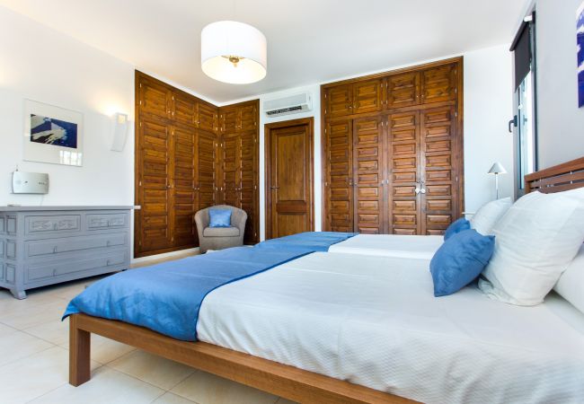 Villa in Miami Playa - TH06-Villa Cristal