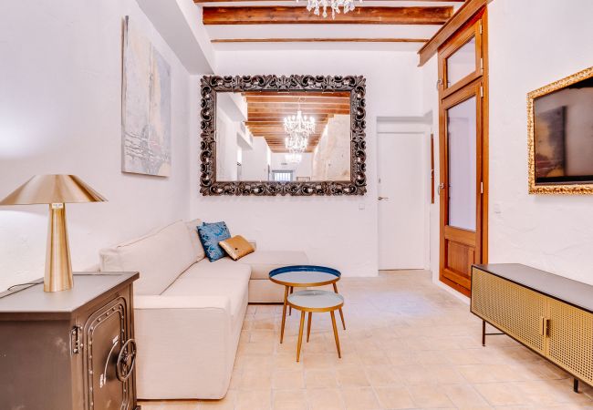 Vintage Patio holiday apartment living room Palma de Mallorca