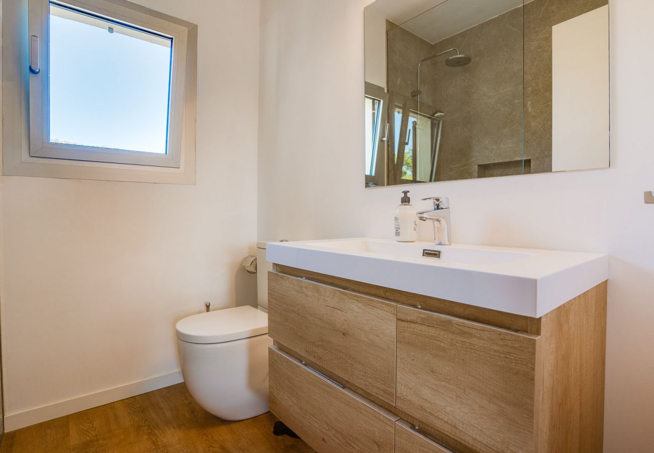 Bathroom with shower in holiday apartment Mallorca Bathroom with shower in holiday apartment Mallorca