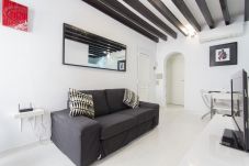 Apartment in Palma de Mallorca - BLACK&WHITE APARTMENT minimum stay 30 nights