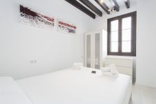 Apartment in Palma de Mallorca - BLACK&WHITE APARTMENT minimum stay 30 nights